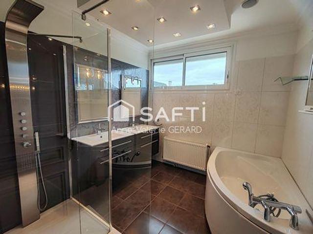 Villa 4 chambres, Fougerolles Pays de la Loire 53190 DS98230553