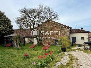 Villa 4 chambres, Genouillé Poitou 86250 DS101099737