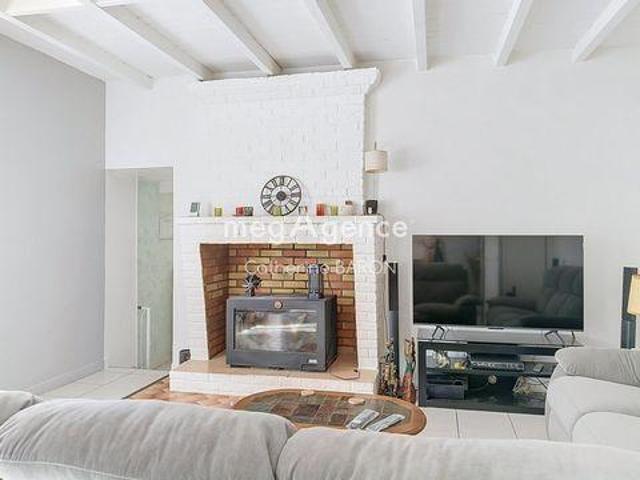 Villa 4 chambres, Juillac Poitou 16130 DLS104372244