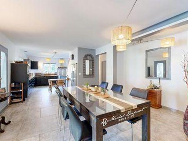 Villa 4 chambres, Le Buisson Aquitaine 24480 DLS105627241