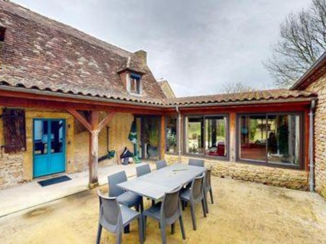 Villa 4 chambres, Le Buisson Aquitaine 24480 DS105188523