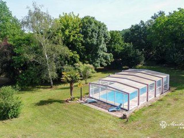 Villa 4 chambres, Le Buisson Aquitaine 24480 DS102919573