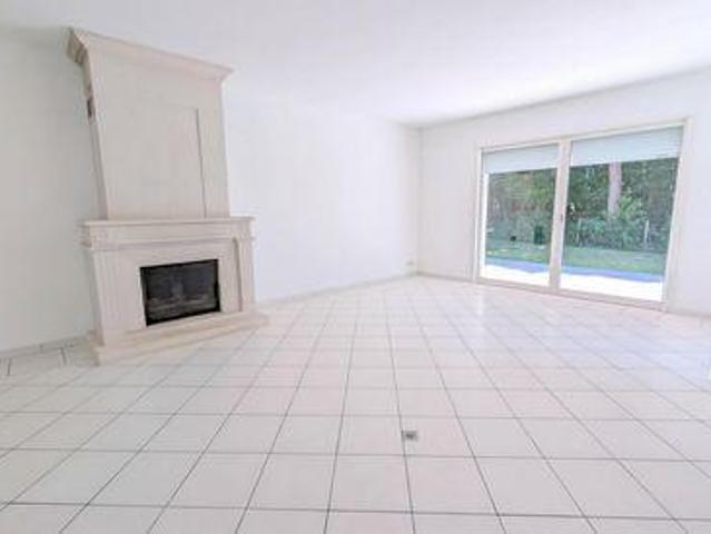Villa 4 chambres, Pessines Poitou 17810 DS103415163