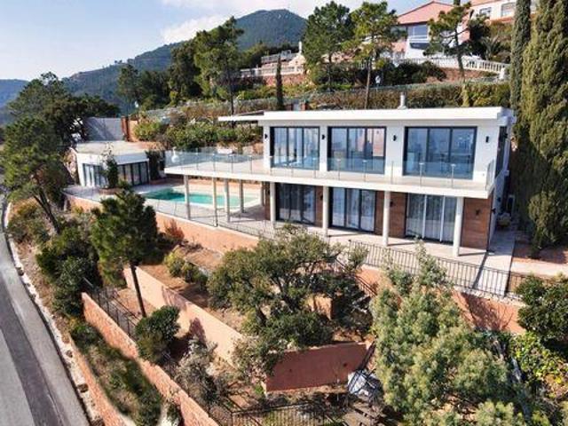 Villa 4 chambres, Saint Provence 83530 ES96311862