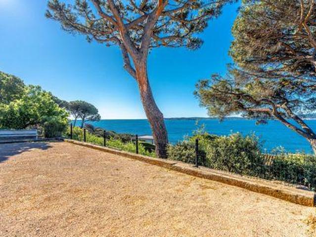 Villa 4 chambres, Sainte Provence 83120 DLS89177792