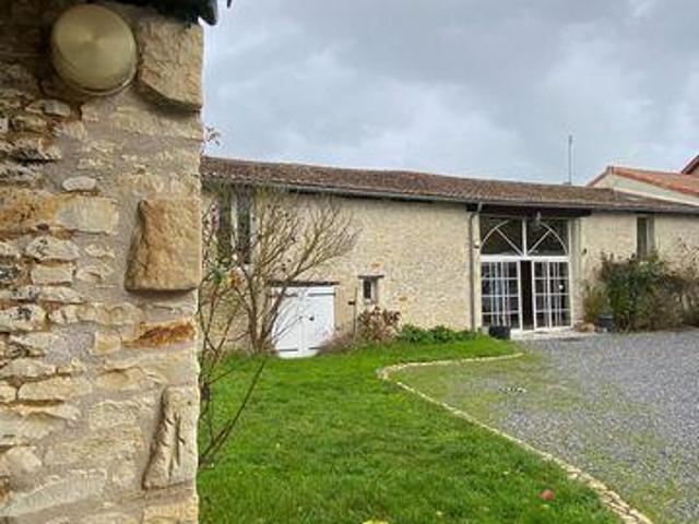 Villa 4 chambres, Sammarçolles Poitou 86200 DS100736469