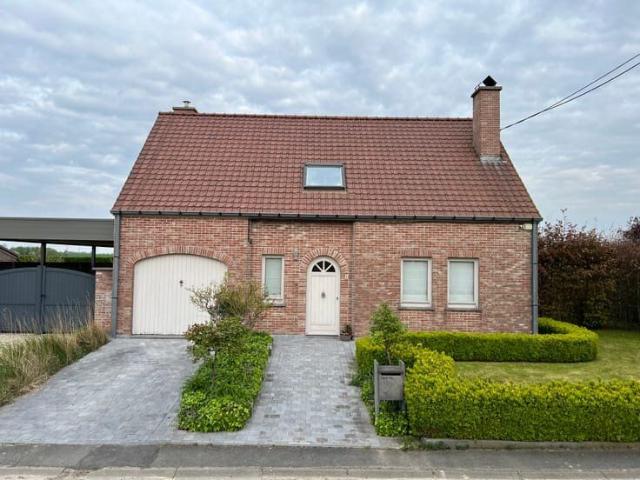 Villa 4 façades tout confort à louer