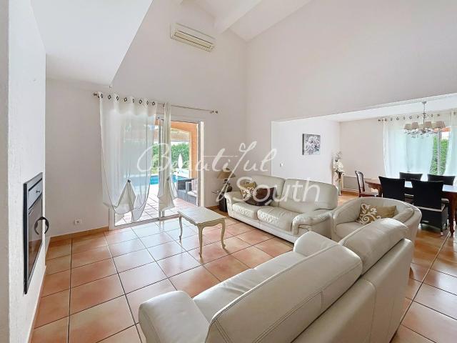 Villa 4 Faces Avec Piscine, Jardin Paysagé Et Double Garage. 177m² Perpignan