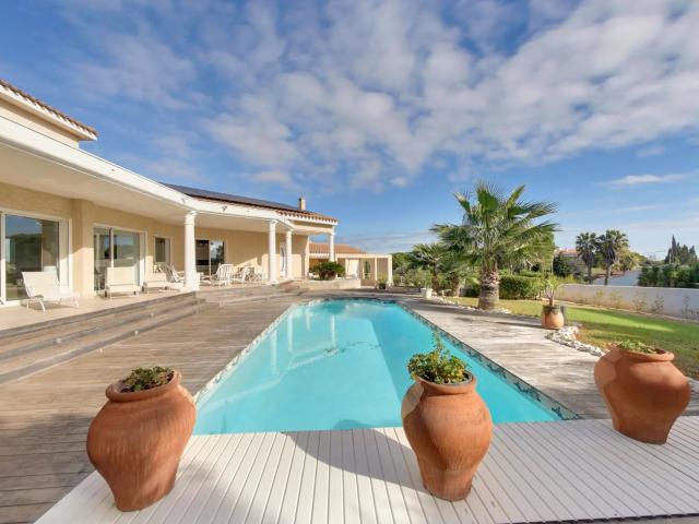 Villa 4 faces Perpignan Sud