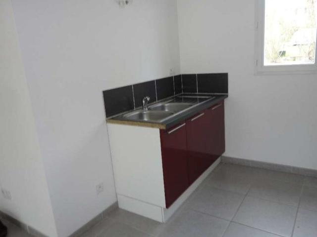 Villa 4 pièces, 90m²en location à Saint Gervais Sur Roubion925 € par mois