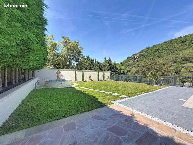 Villa 4 pièces 135 m²