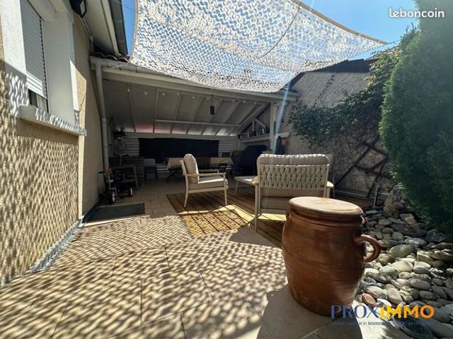 Villa 4 pièces 156 m²