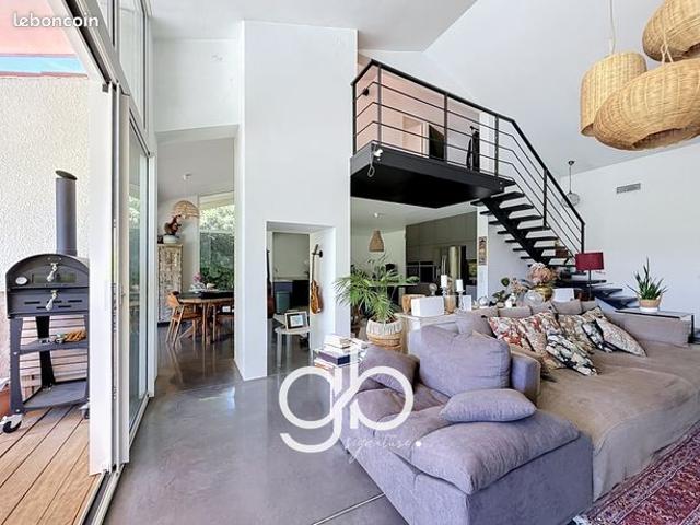 Villa 4 pièces 160 m²