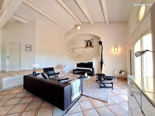 Villa 4 pièces 160 m²