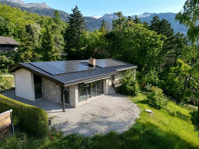 VILLA 4.5 ZIMMER MIT APPT. 2.5 ZIMMER IN RENOVIERUNG | VENTHÔNE