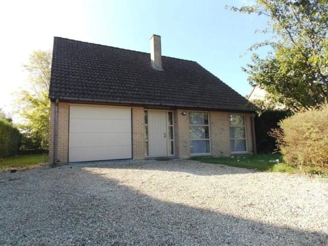 Villa 4CH. + BUR avec jardin, parking & garage