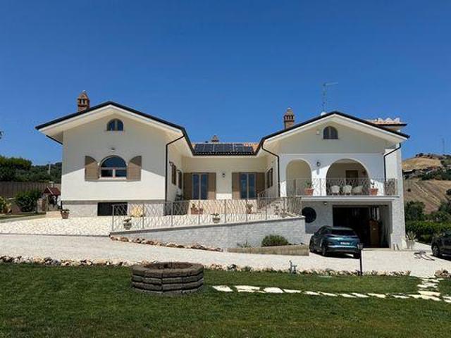 Villa 5 camere da letto, Tortoreto Abruzzo 64018 DLS104294938