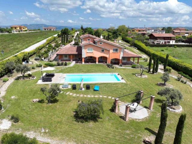 Villa 5 camere da letto, Oratino Campobasso ELS99269332