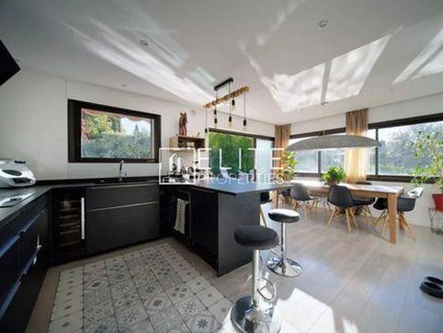 Villa 5 chambres, Mouans Sartoux Provence Alpes Côte d'Azur 06370 DS98132298