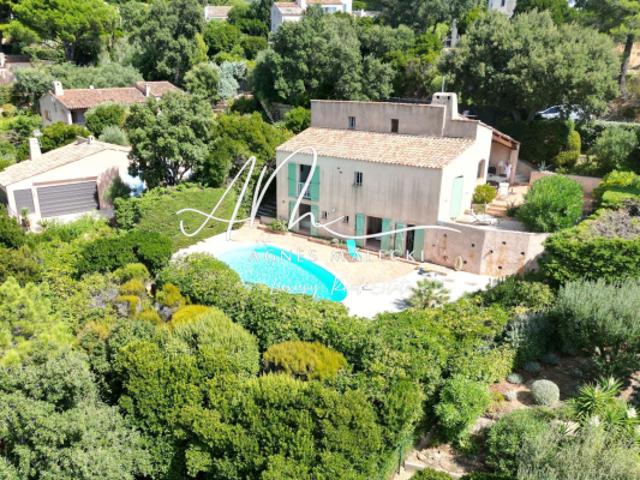 VILLA 5 CHAMBRES AVEC PISCINE ET JARDIN AU RAYOL CANADEL