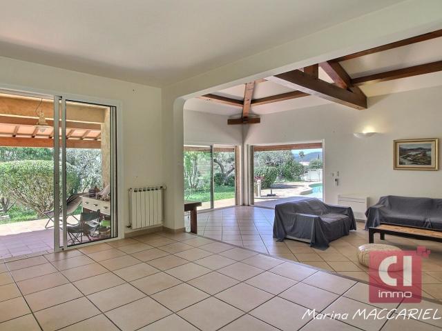 Villa 5 chambres Pierrefeu Du Var, 7 pièces 204 m2 204m² Pierrefeu du Var