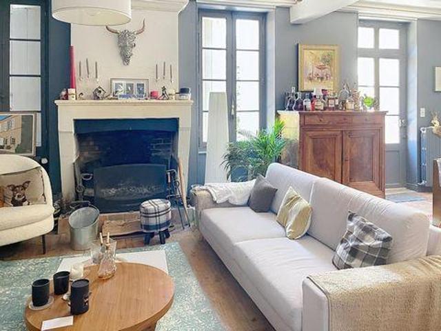 Villa 5 chambres, Chassors Poitou 16200 DS104006270