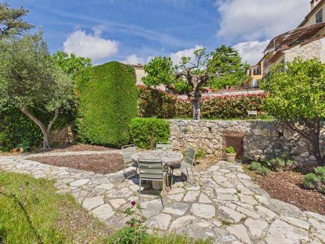 Villa 5 chambres, Châteauneuf Provence 06740 ES102252555