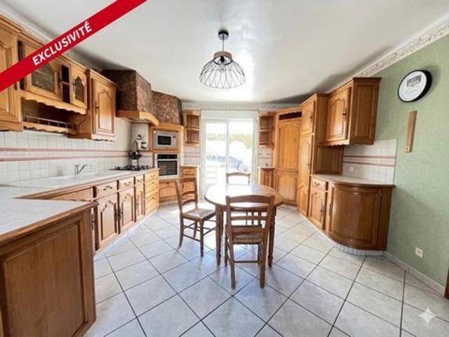 Villa 5 chambres, Courgains Pays de la Loire 72260 DS102209428