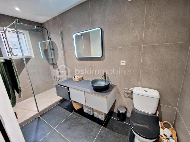 Villa 5 chambres de 147m² au Pont de Suve dans résidence calme et sécurisée