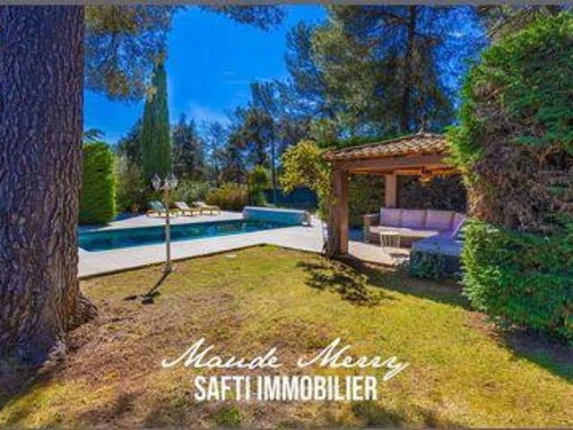 Villa 5 chambres, Gareoult Provence 83136 DS104602524