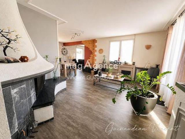 Villa 5 chambres, La Romagne Pays de la Loire 49740 DS103429026