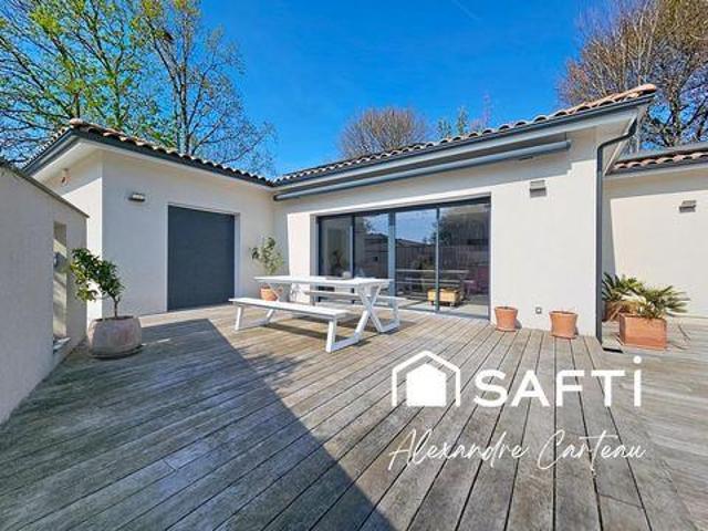 Villa 5 chambres, Latresne Aquitaine 33360 DLS103963124