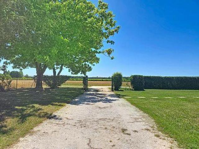 Villa 5 chambres, Saint Poitou 17260 DS103659545