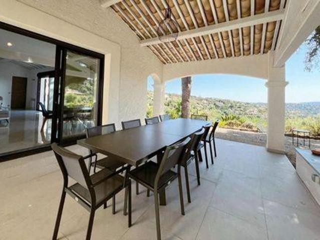 Villa 5 chambres, Sainte Provence 83120 DLS101118542