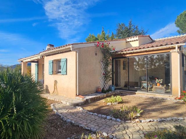 Villa 5 PIECES 122 m2 PISCINE ET TERRAIN PAYSAGER DE 2000 M2