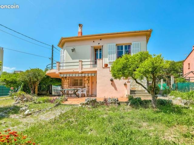 Villa 5 pièces 145 m²