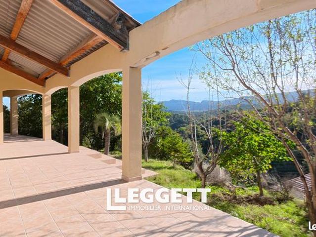 Villa 5 pièces 145 m²