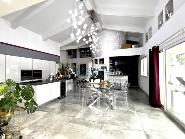 Villa 5 pièces 145m2 terrain 2580m2