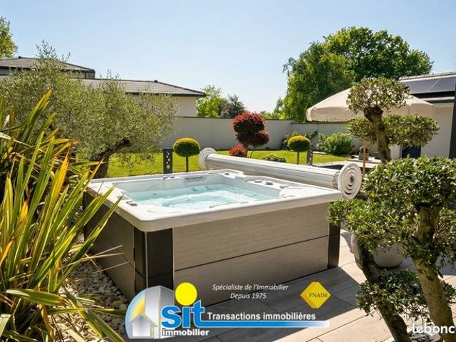 Villa 5 pièces 151 m²