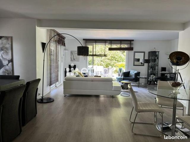 Villa 5 pièces 156 m²