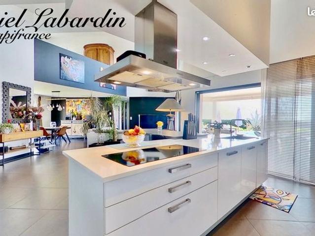 Villa 5 pièces 157 m²