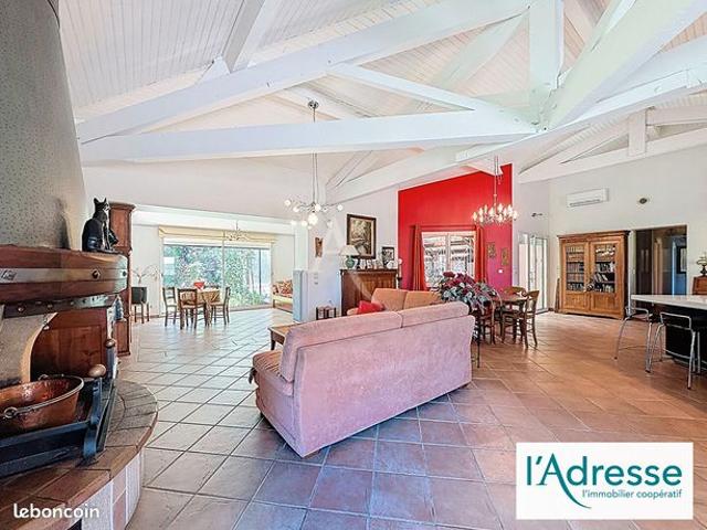 Villa 5 pièces 186 m²