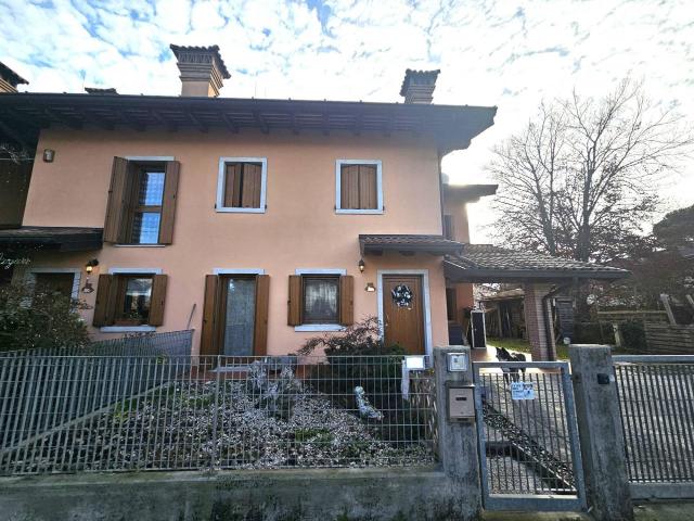 Villa 5 vani 180mq
