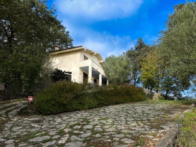 Villa 5 vani 218mq