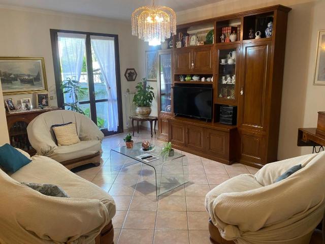 Villa 5 vani 210mq