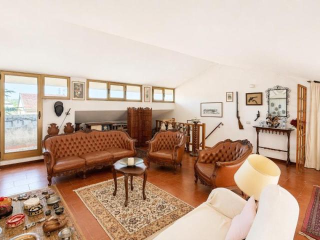 Villa 5 vani 240mq