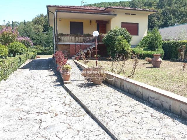 Villa 5 vani 250mq