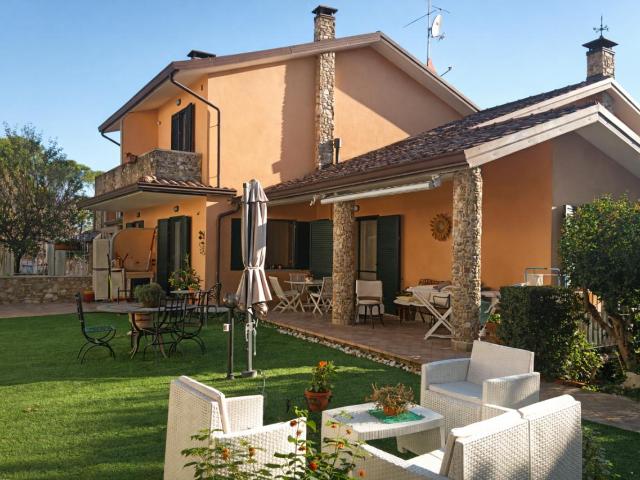 Villa 5 vani 260mq