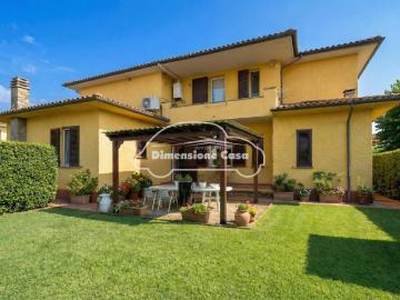 Villa 5 vani 290mq