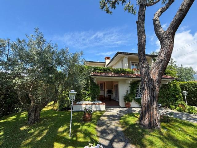 Villa 5 vani 300mq